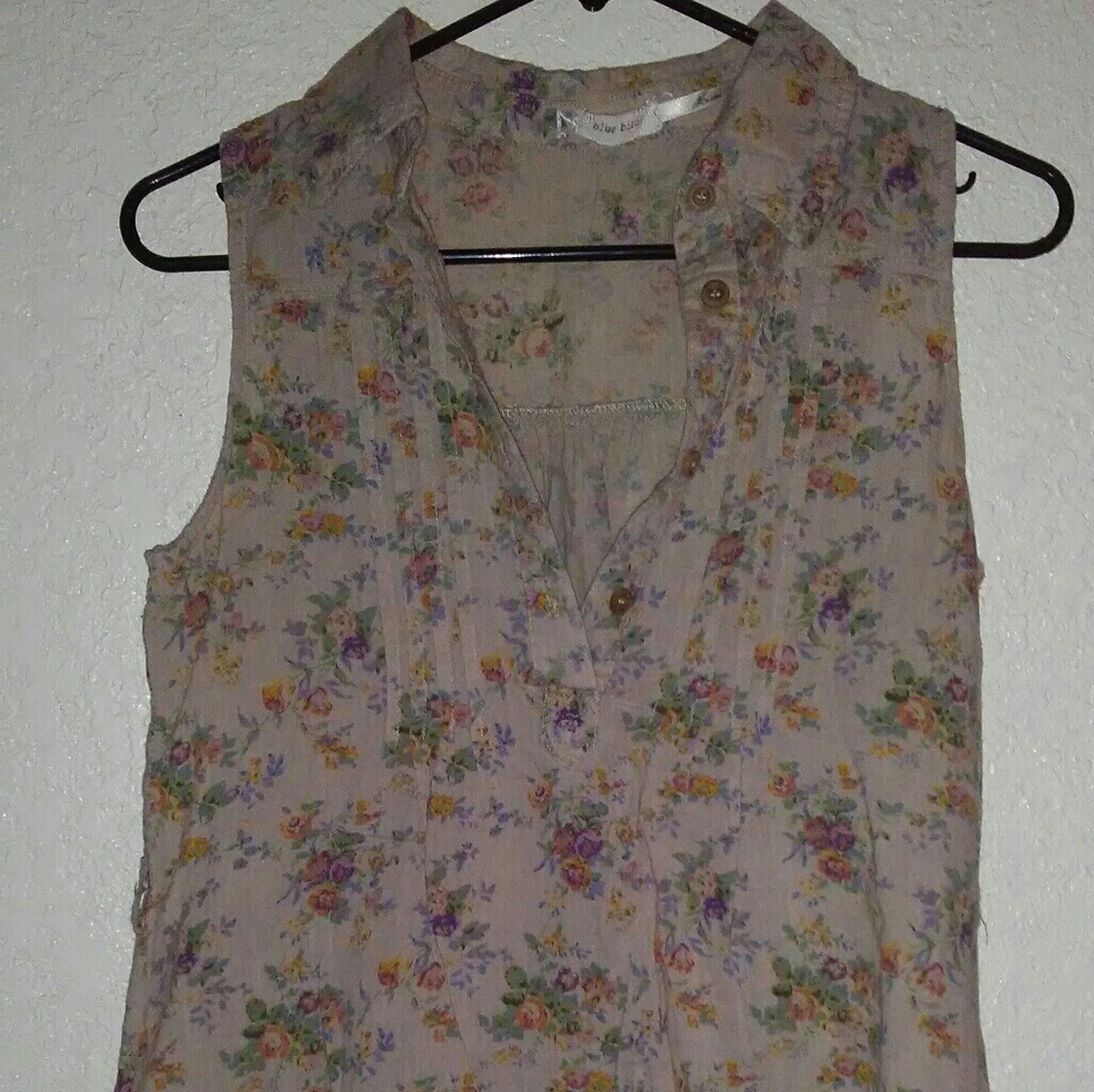 Cute blouse